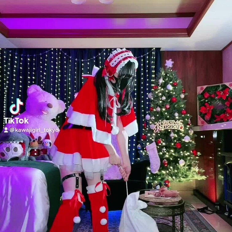 [ TikTok / @kawaiigirl_tokyo ]
今年のかのサンタツー！

今すぐ[#えちかの]で検索