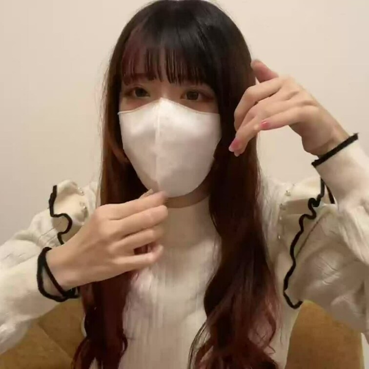 【みれい 20 歳】

みれいさんのライブ配信動画です
生配信だと、1 回の有料配信を視聴すると、おおよそ平均 5