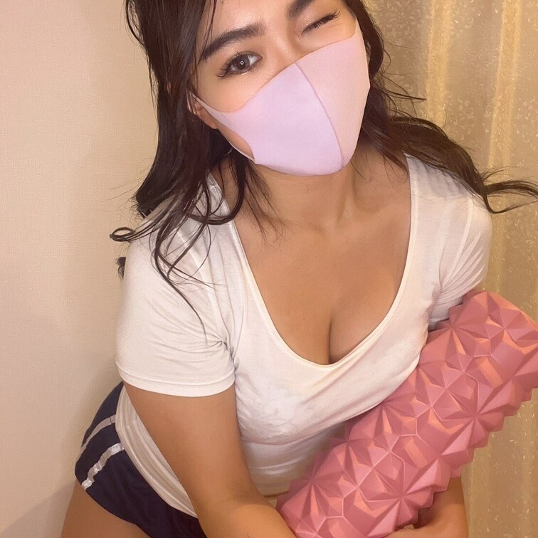 ちょっとえっちなストレッチ💖
一緒にどうですか?
ブルマ姿ってどうですか?🥰
人気度は高いのかな?