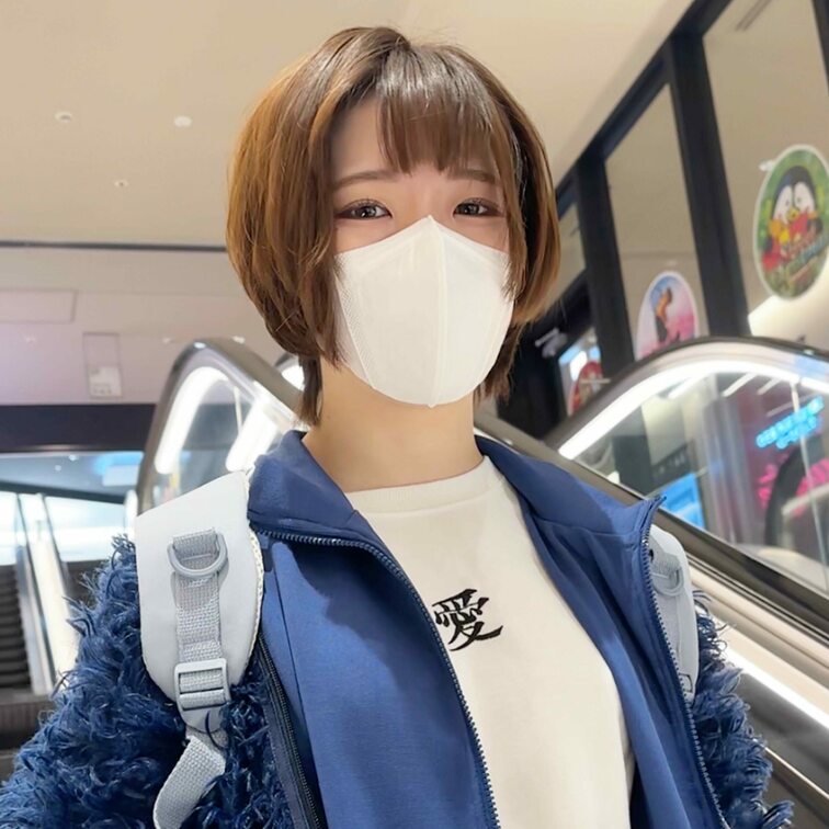 #128【RITSUKO 20歳】
今回ストリートスナップに協力してくれたのは、個性的なアイテムを使ったコーディネート