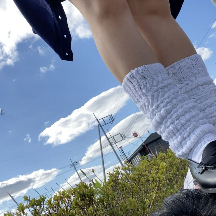 《青空踏み①》色々詰め合わせ

ルーズを履くところや
公園で踏んだりしてるところを載せてるよ👣
