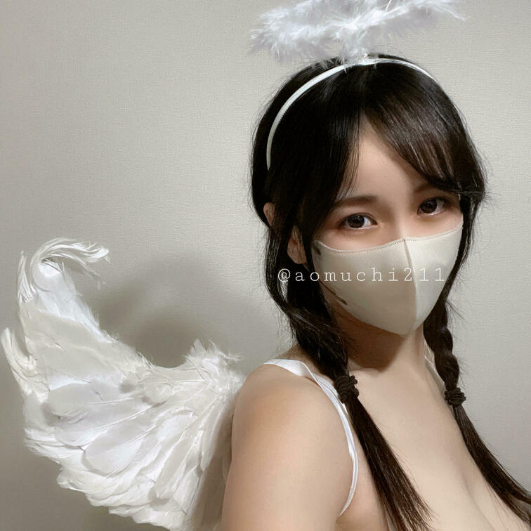 いいねがモチベ🌟コメント文に迷ったら「💖」って書いて♡
#天使コスプレ #三つ編み #素人 #巨乳 #顔出し #