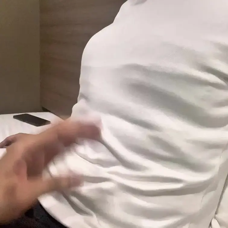 お腹圧迫プレイ