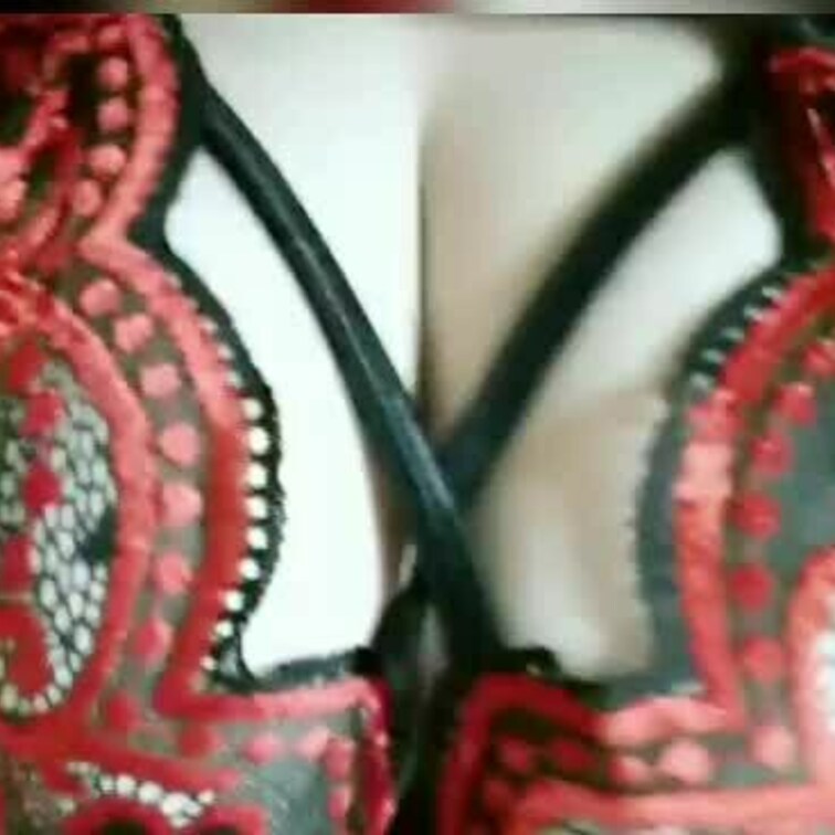 透け透けブラ✕もみもみ

スケスケなので、おっぱいがレース越しに見えちゃってます😳
モザイク、スタンプなしでみてね❤️
