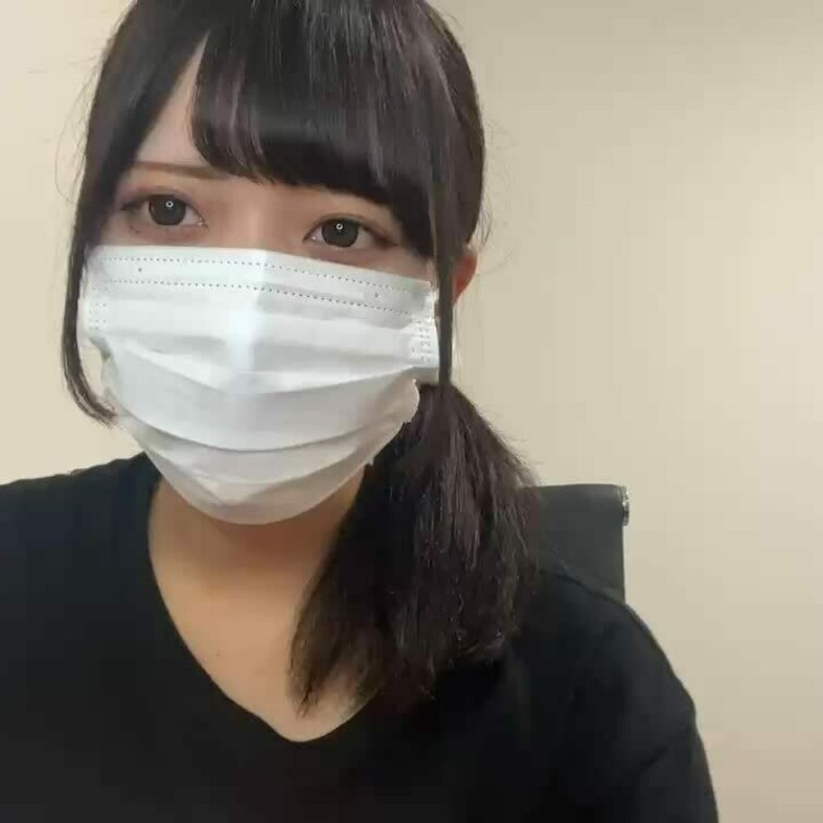 【りん 18 歳】

りんさんのライブ配信動画です
生配信 だと、1 回の有料配信を視聴すると、おおよそ平均 5,