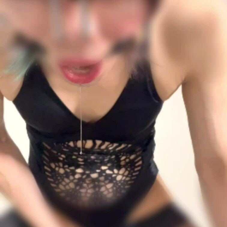 鼻フックのリクエストがありましたので
また不細工な私を見て頂きますね。