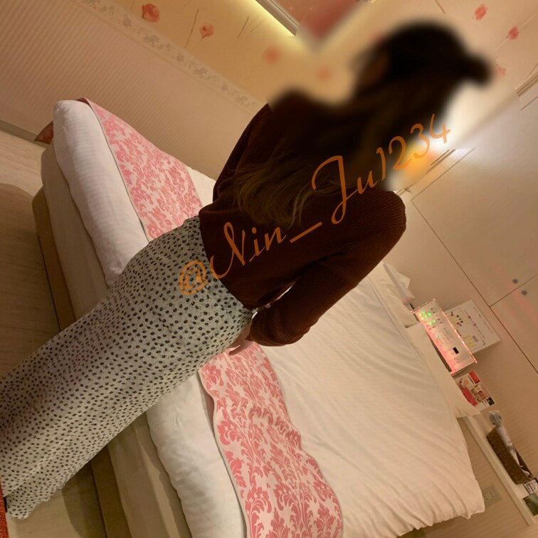 美人妻💕
髪型かわいいよね!
後服も好き👍