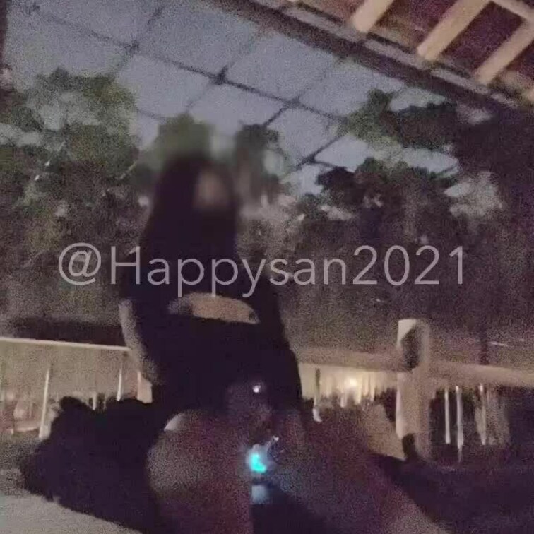 20時撮影🎥
人が結構いる中こっそり公園おな
ノーカット画質悪いのごめんね🥺

🎥3分28秒🌹