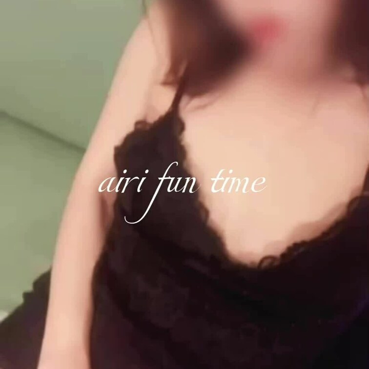 ホテルに先に入って彼が来るのを待つ。。
オナニーして待つ♡ただし、会うまでイッては
いけない指令が出ているのです…w