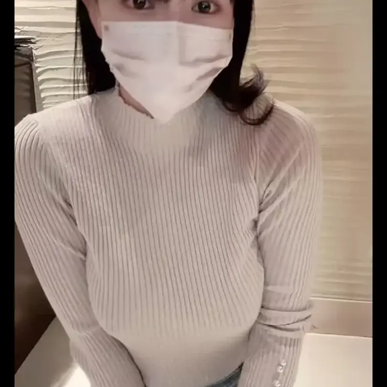 吸うやつ+強力振動中イキ
同時攻めおもちゃ︎💕︎︎
あなたにアソコを向けながら…
下品なスケベポーズで絶頂(,,- -,, )
あぁいくぅぅぅぅぅぅぅ!!
大きな声が出ちゃいました💦
ボディをのけ反らせながら汗だくで
イキまくるところを見てもらえたら嬉しいです︎︎💕︎︎