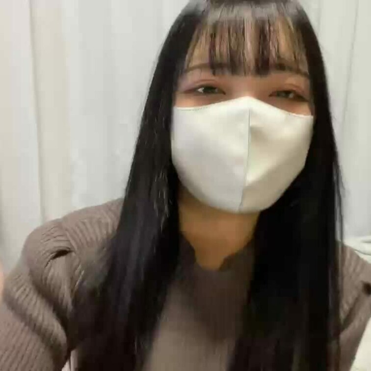【なゆ 18 歳】

なゆさんのライブ配信動画です
生配信 だと、1 回の有料配信を視聴すると、おおよそ平均 5,