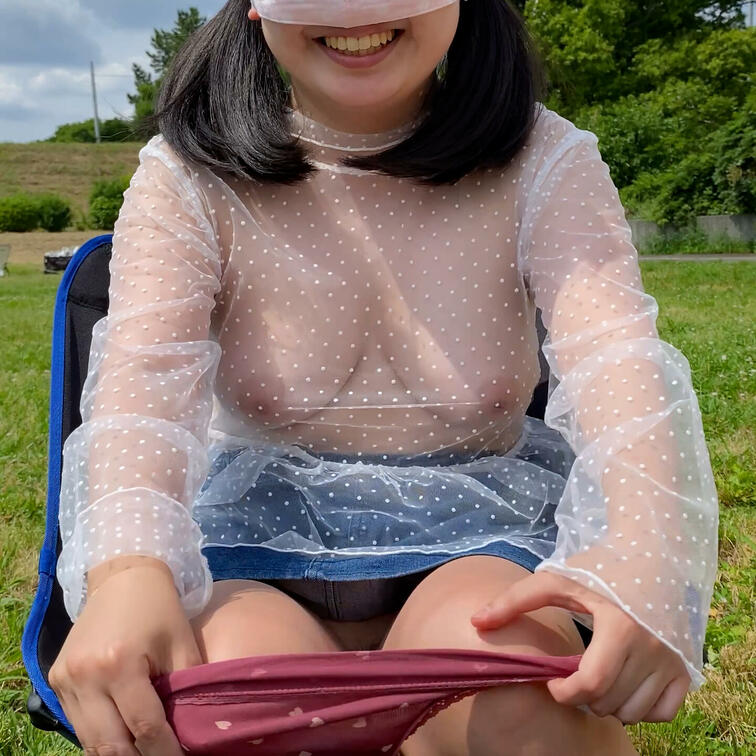 115_キャンプでパンツ脱ぎ_4K_フルバージョン

【説明】
みんながパンツばかり見てるのでパンツ脱いじゃった🥰