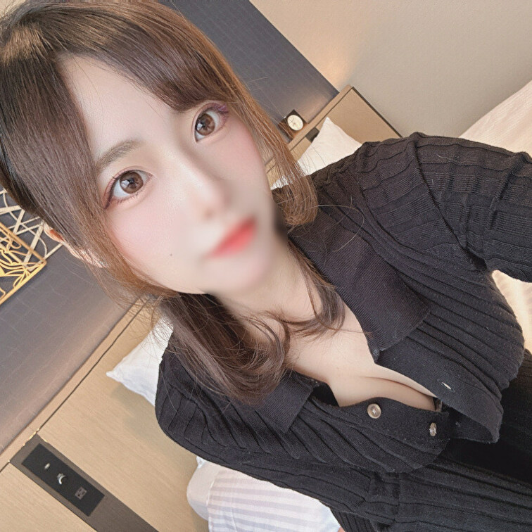 キャバ嬢のみほちゃん♡500万貢いで念願の合体♡Gカップの巨乳キャバ嬢にイチャラブ中出し。フェ◯チオ、騎乗位の極上テクニ