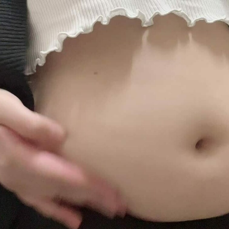 今日お昼ご飯あんまり食べてないからお腹すいた；；