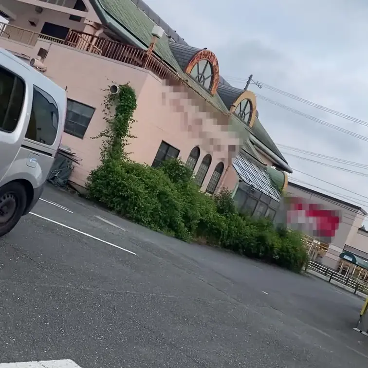 【アダショ散策】熟女Miyuがアダショ店内でおっぱい出してディルド選び💛露出遊びは癖になっちゃう💛