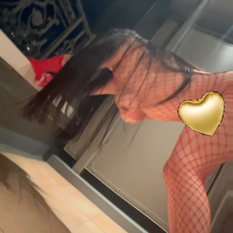 ❤️ガラスにペッタン貼り付けディルドで欲求不満解消オナニー見放題は【💎ダイヤモンド💎】【💍プラチナ💍】プランで長編作品も