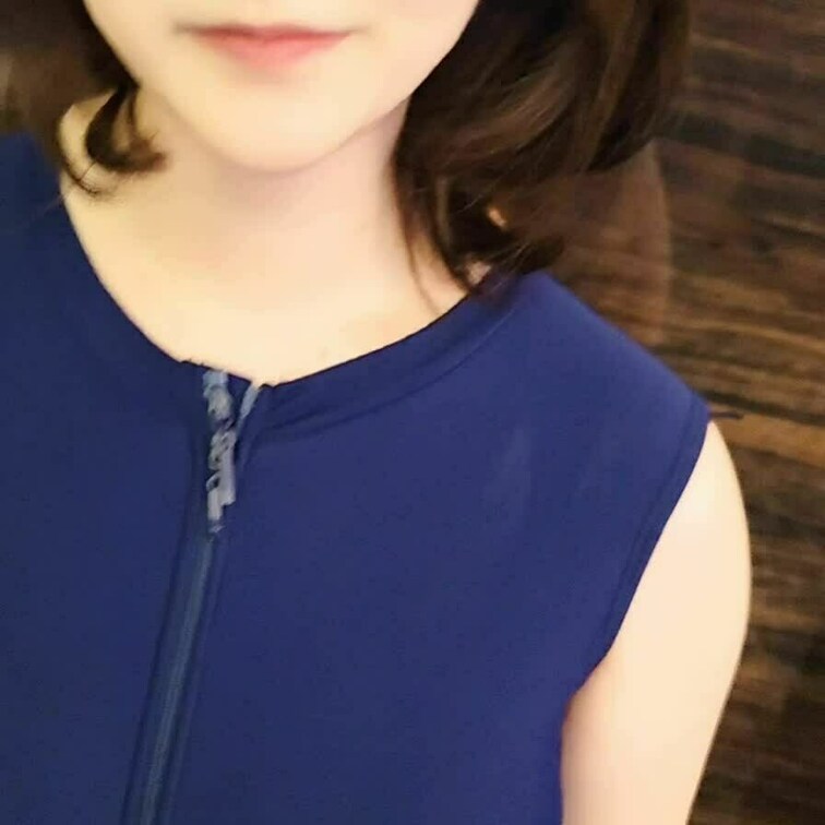 すみれ先生の恥ずかしがりながらもＩcupを悪戯される動画😃