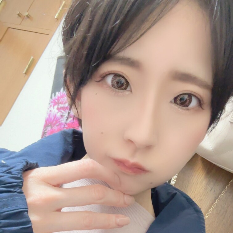 😃センター分けすると男っぽくなる報告
Twitterが弱小アカウントだからついにこんなことまでmyfansで報告し
