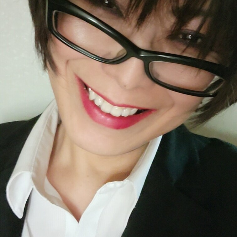 スーツ姿でってリクエスト多いんだよね