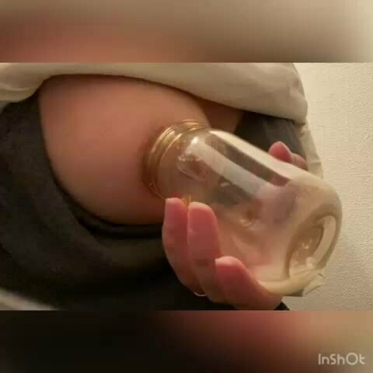 手絞り搾乳🍼🫶🏻
はじめての搾乳動画です!!
見やすいように途中からもっとアップになります👀