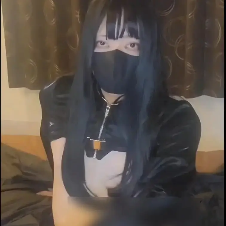 逆バニー衣装で電マオナニーしてる動画になります♡
途中本気で何回かイキそうになっちゃってます♡