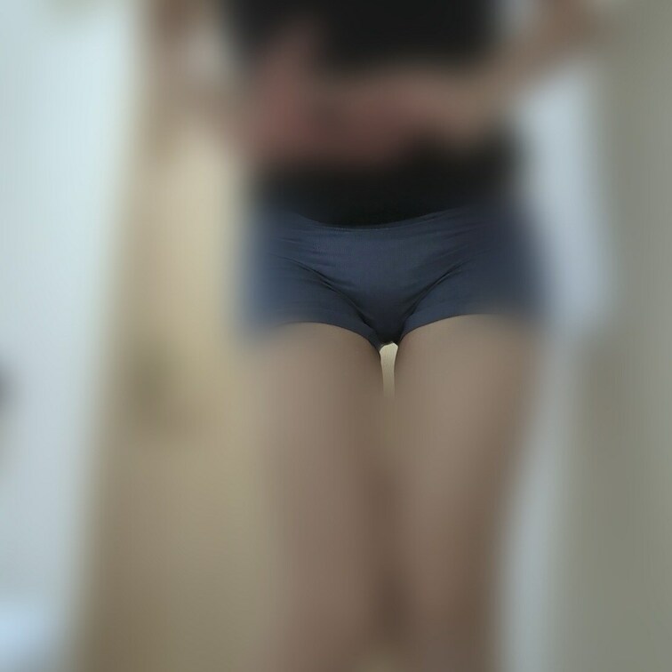 今日のぽぽぽの下着です😻
 今日は女の子の日終わったばっかでもちょっと不安なのでデカパンです😅😅😅
 クロッチがおり