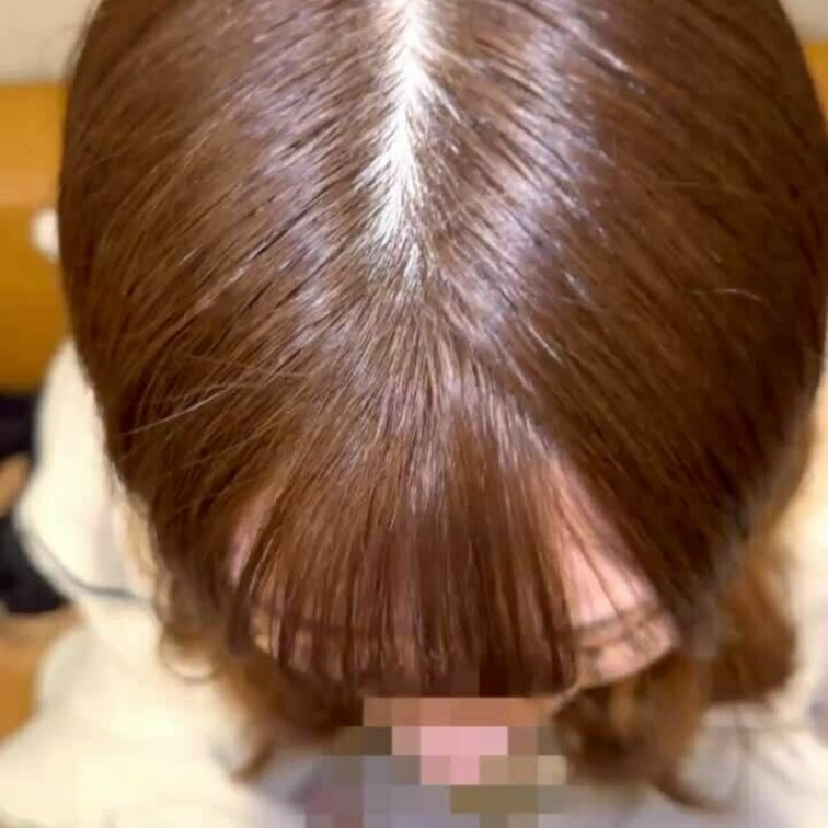 ライト💡をつけて、
より分け目と艶髪をどエロく撮影😆
おちんちん欲しい…💕って唸ってました。