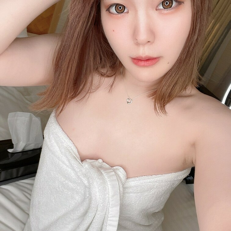 おはよー♪今日も一日頑張ってね🎵
明日、えちえちな動画アップするよー
たくさん抜いてね💓
💓💓お知らせ💓💓