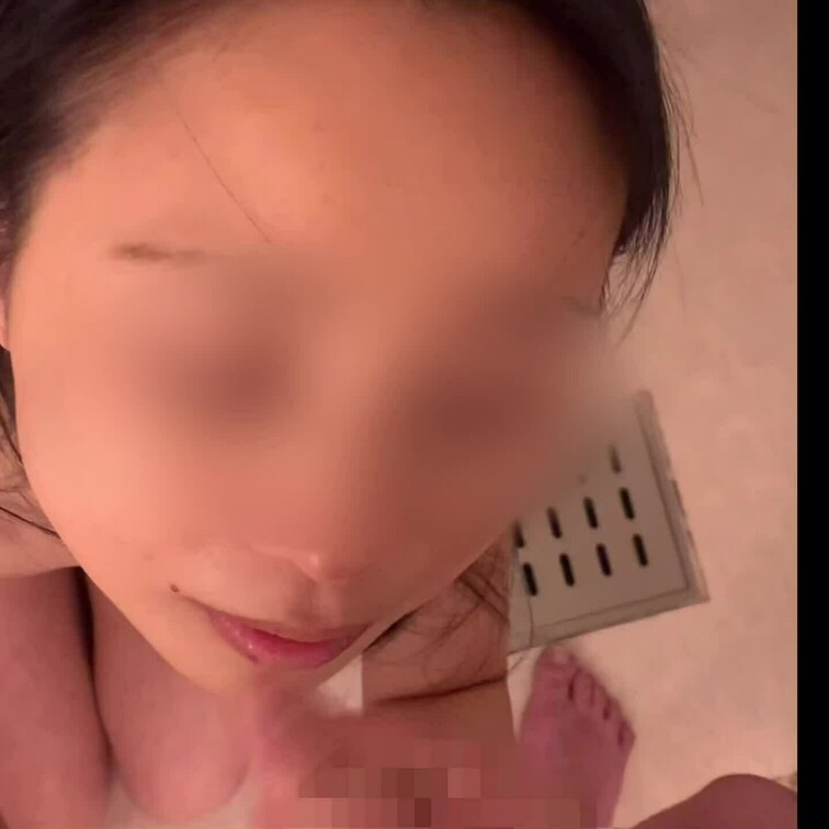 顔射を見たいというリクエストがありましたので、短いですがぶっかけ動画をアップします！