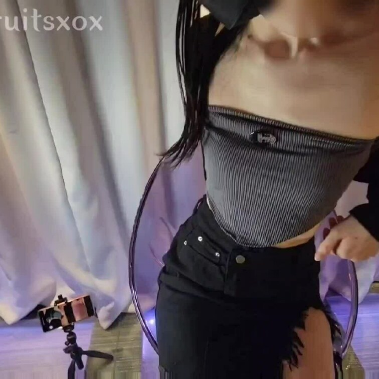 今日アップしたフル動画のサンプルです♡

服着たままパンパンされるのも気持ちかったし、イスに座ったままおち○ち○がお