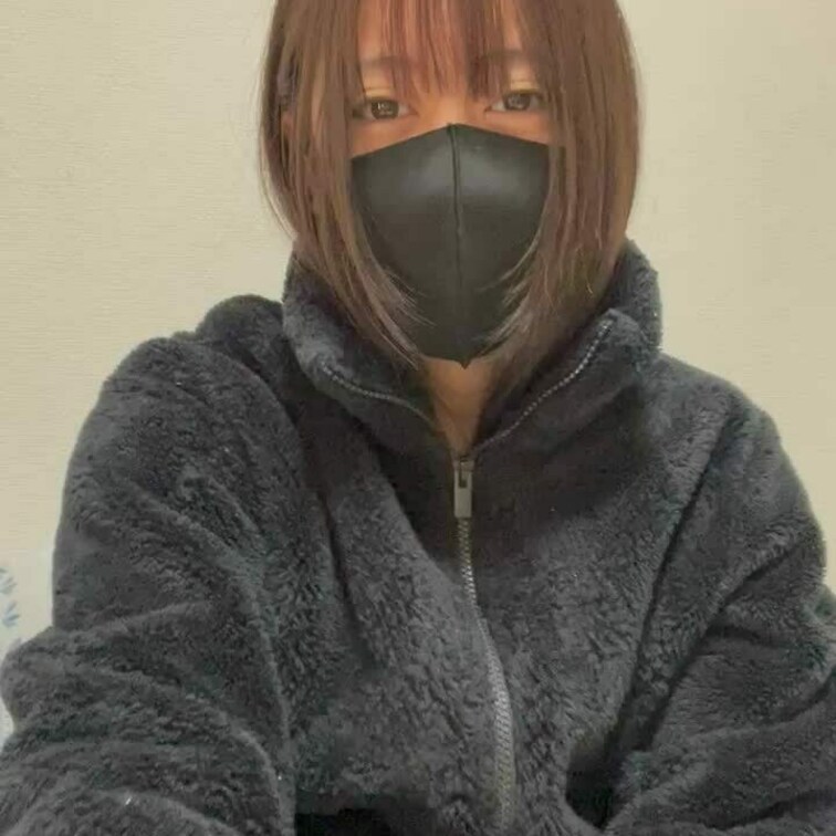 ぱっと見ショートヘア？！  髪切ってないよ(*´꒳`*)  動画で確認してみてねっฅ(^ω^ฅ) 　ᗦ↞◃ ᗦ↞◃