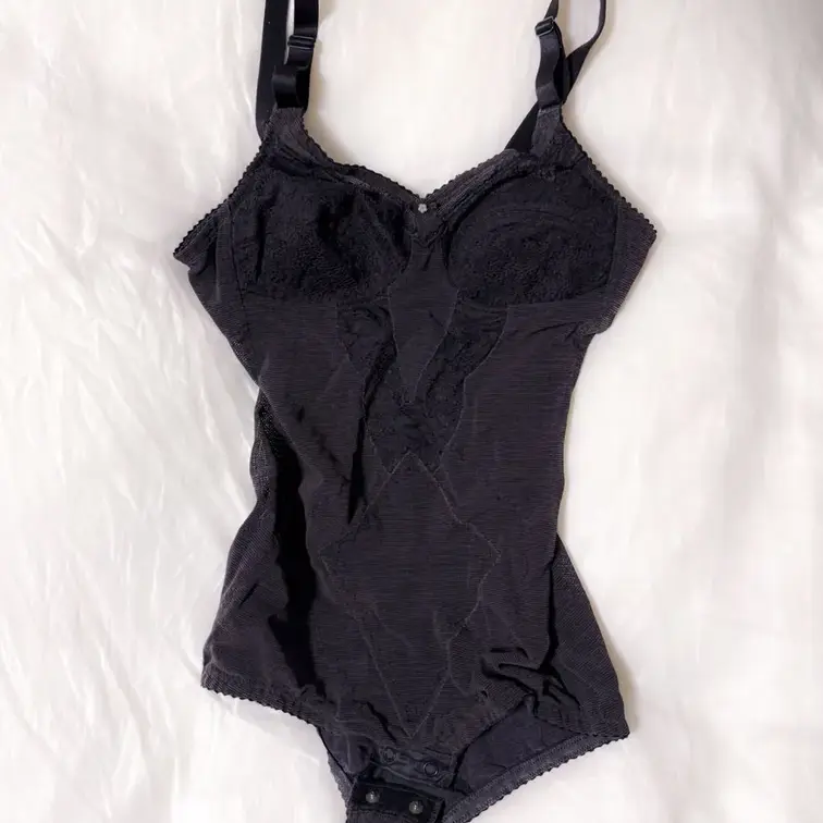 黒はお好きですか？
お気に入りだったから色褪せてきちゃった…
京香のフェロモン染み染みだよ❣️
あなたの精子まみれ