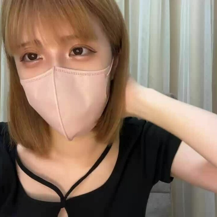 【みれい 20 歳】

みれいさんのライブ配信動画です
生配信 だと、1 回の有料配信を視聴すると、おおよそ平均 