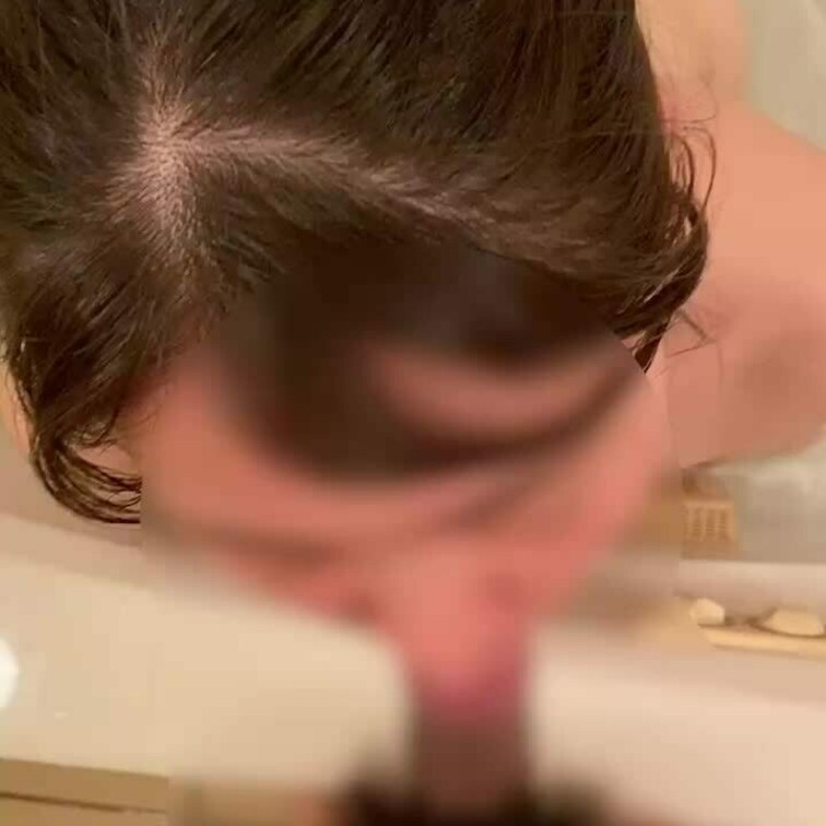 妻が浮気した時のイラマ。
涙を流しながら私のモノを喉奥で受けています。
シリーズでやります。
浮気の始まりは複数の