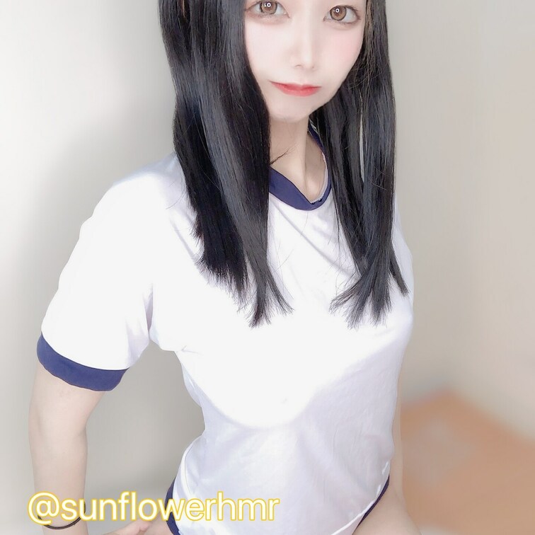 【体操服(ブルマ♡)】
のーぶらで透け透けなえっちな体操服どうですか?