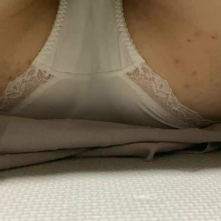 今更ではあるんだけど座り仕事のせいかお尻ニキビあったりして汚いんだよね💦
最近改善のために努力始めたから待っててほしい