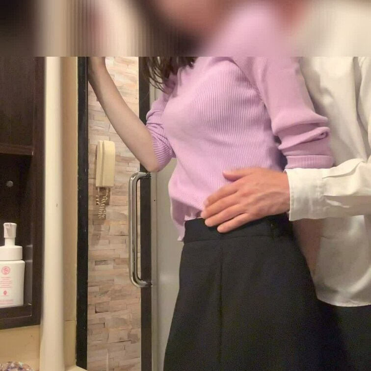 お食事からのホテルイン❤️シャワー前に燃えちゃいました❤️続きはプレミアムで❤️