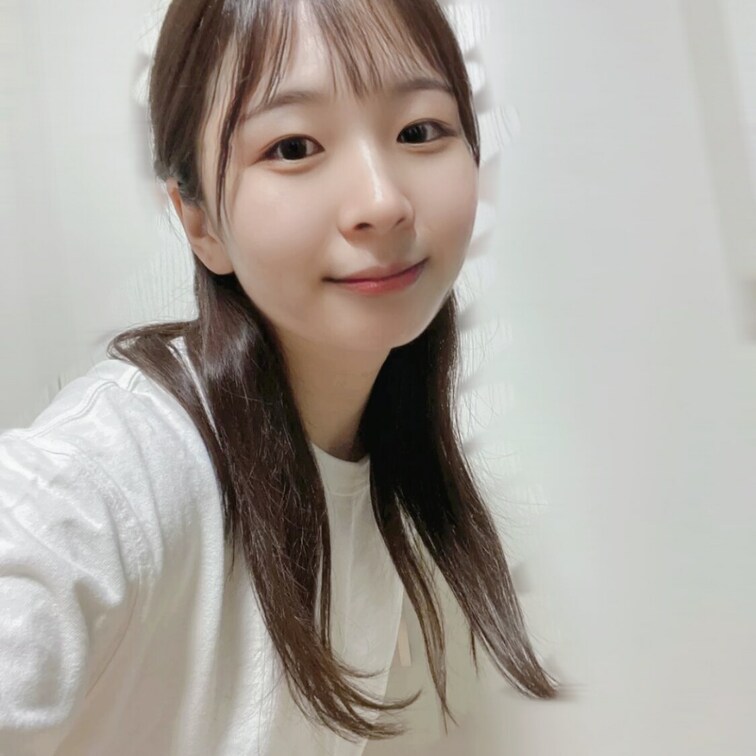 18の時初めて一人暮らしした時の写真でてきた🐰

めちゃ初々しい見ための芋🍠女です。


この時はまだ処女だっ