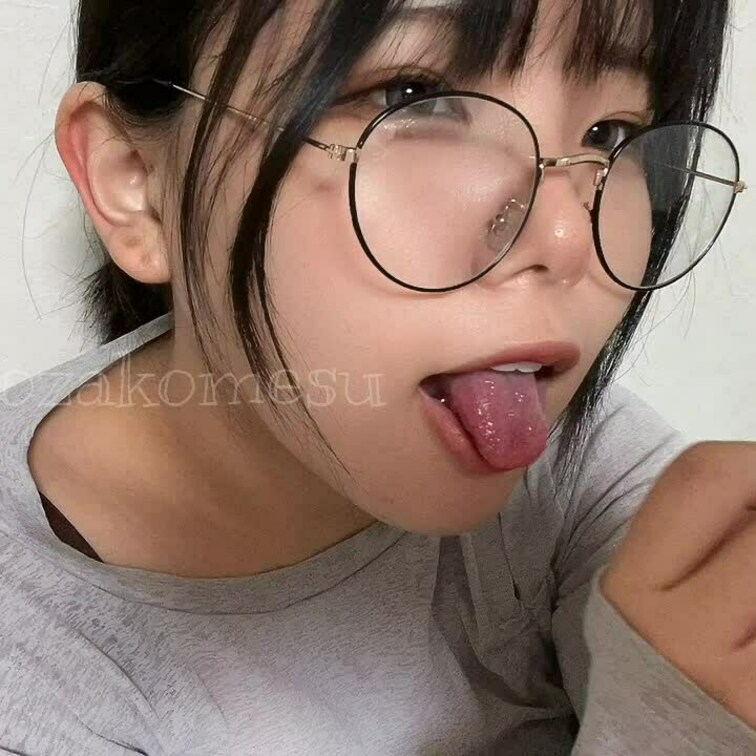 あちゃんにちんちん食べさせてくれる人〜？🍌‎🤍
