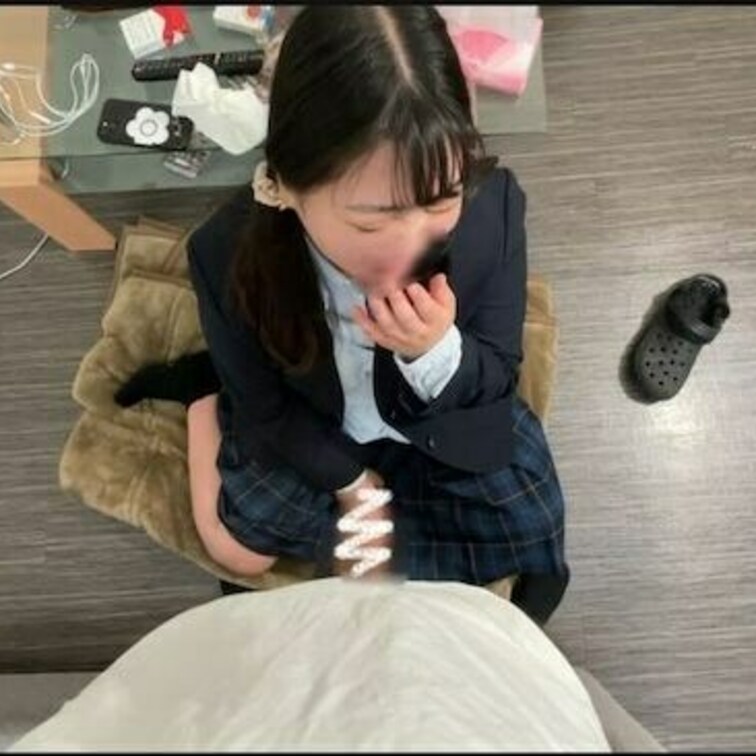 今夜公開！！

まずは映像の切り抜き写真をご覧ください！


学校帰りに僕の自宅に遊びに来たのですが、ノリでち
