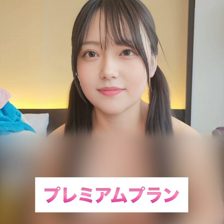 ストレッチで後ろから丸見え♡