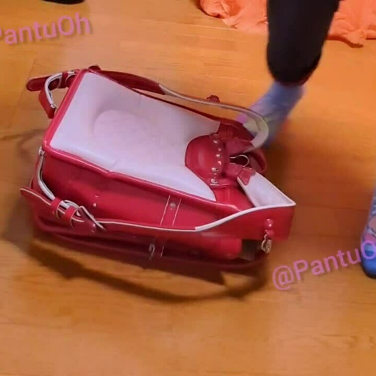 ランド○ル🎒クラッシュ⭐
フェチさん向け動画です🩷

サンプルで静止画のアップもしてるので
見てみてくださいね🩷