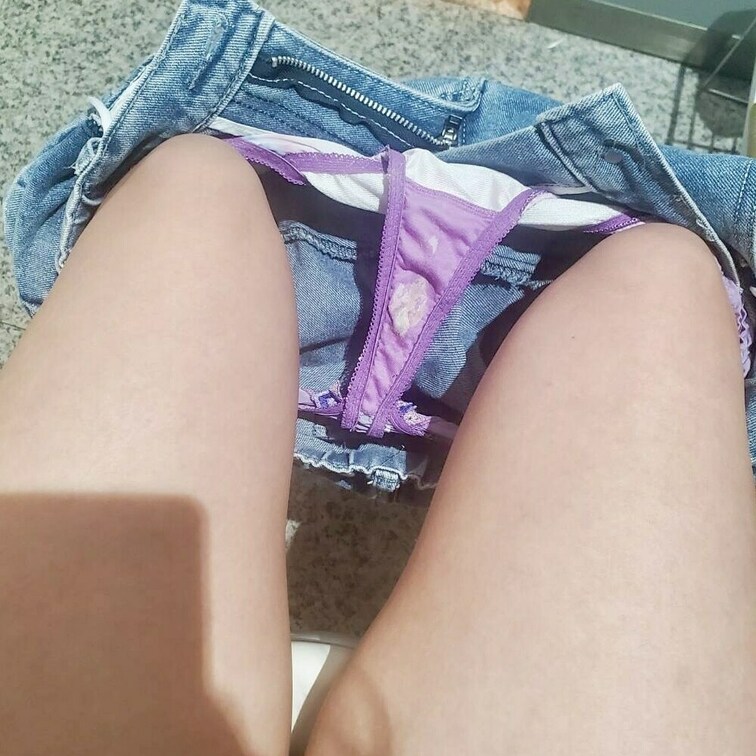 汚パンツ送られてきました❣️
ムラムラしてるそうですので「オナニーすれば？」と提案しました。