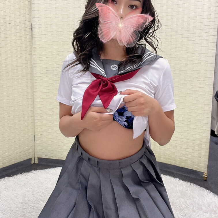 制服は好きですか?💕