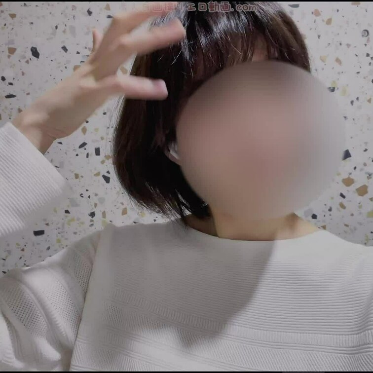 可愛い下着買ったのでお出かけしました。
トイレで女子が会話してる中オナニーしました☆