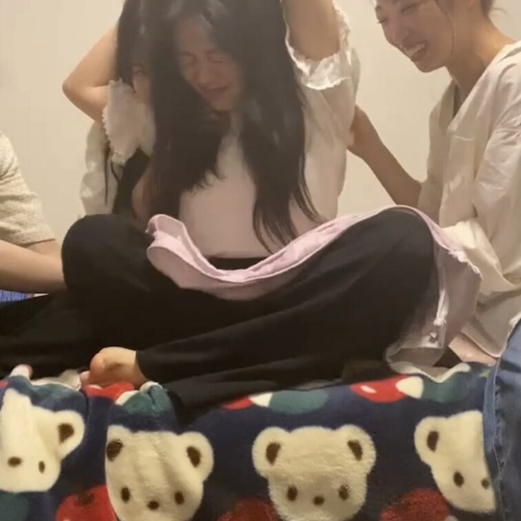
皆様いつもご購入ありがとうございます☺️
今回のくすぐり動画はこちらです👍

是非見てあげてくださいね(  ˆ