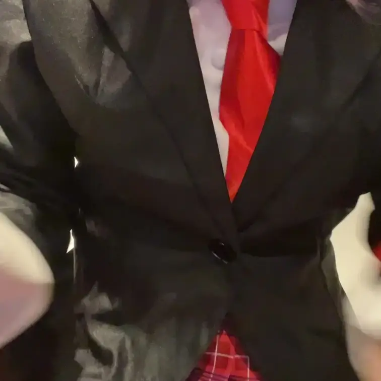 しゅごキャ〇の日奈森あ〇ちゃんの
コスプレをしながら
電マを使いながらポルチオ責めしたり
パンツ越しにクリ責めして
