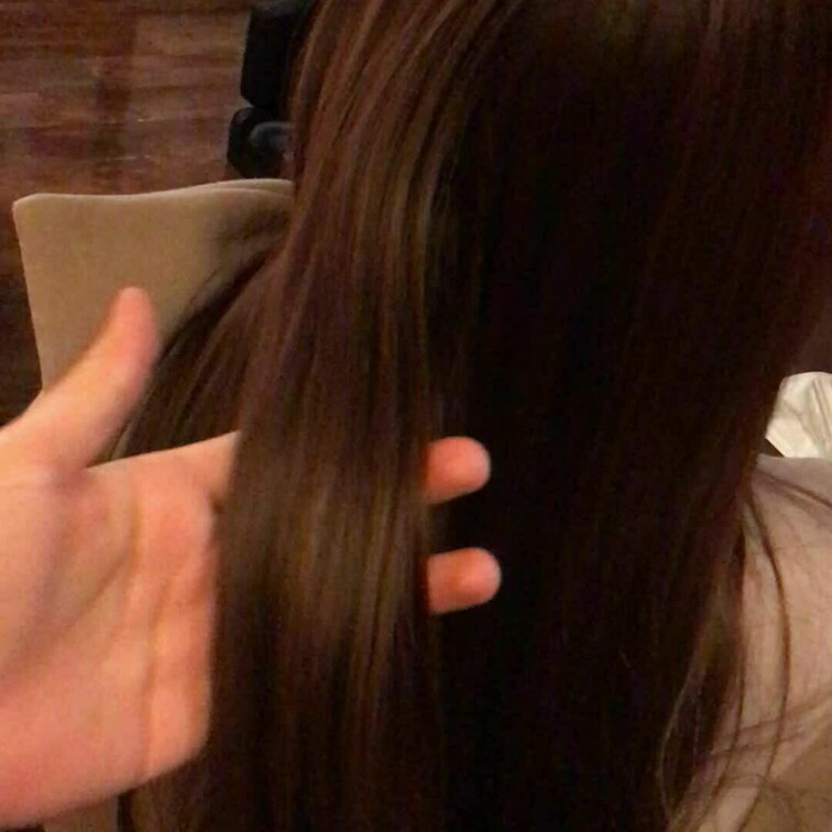 プレイ前の綺麗な髪をサラサラしてみた💇‍♀️