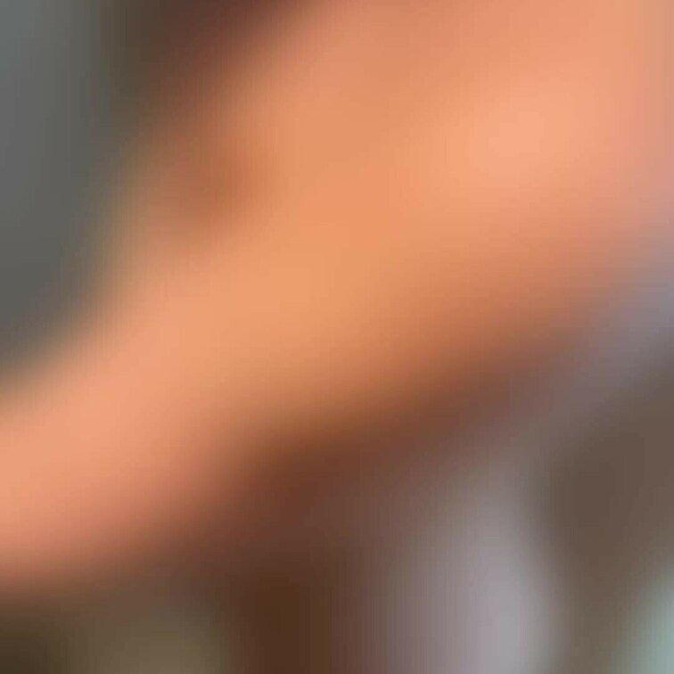 南方バカンスのシャワールーム🚿での濃厚フェラ😍💕

元セフレSのチ◯コはT🕺のモノより太さも長さも一回り大きかったら