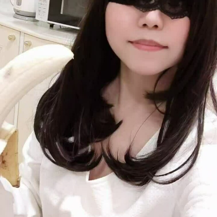 撮影の合間にバナナ食べた🍌